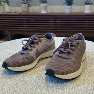 Nike Dualtone Racer